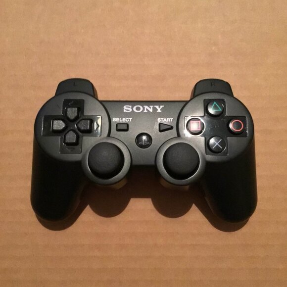 Sony PS3 CECH-2001A with Controller & Cables (Refurbished) - Picture 4 of 5